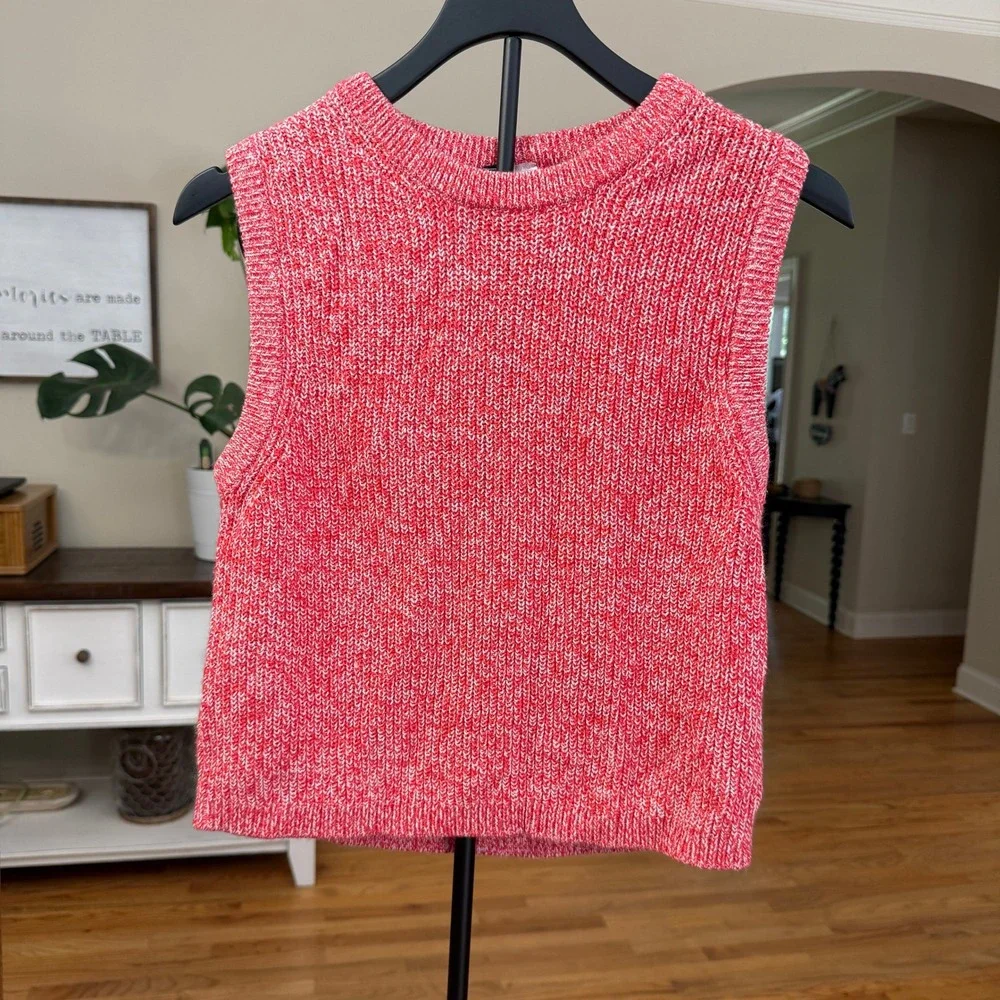 H&M Divided Red White Marled Knit Sweater Vest Sleeveless Crew Neck Medium